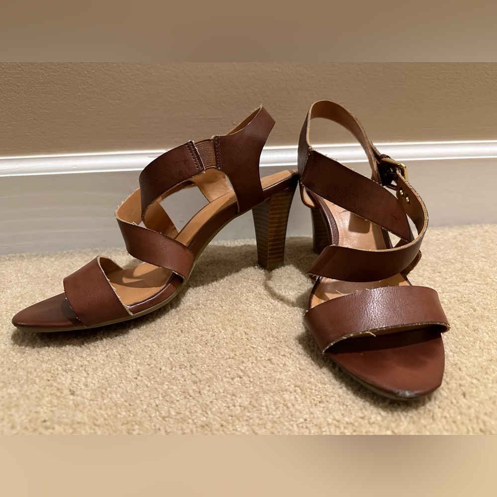 Kim Rodgers Strappy Sandle Heels w/ Gold Buckle | Color: Brown | Size 8M
